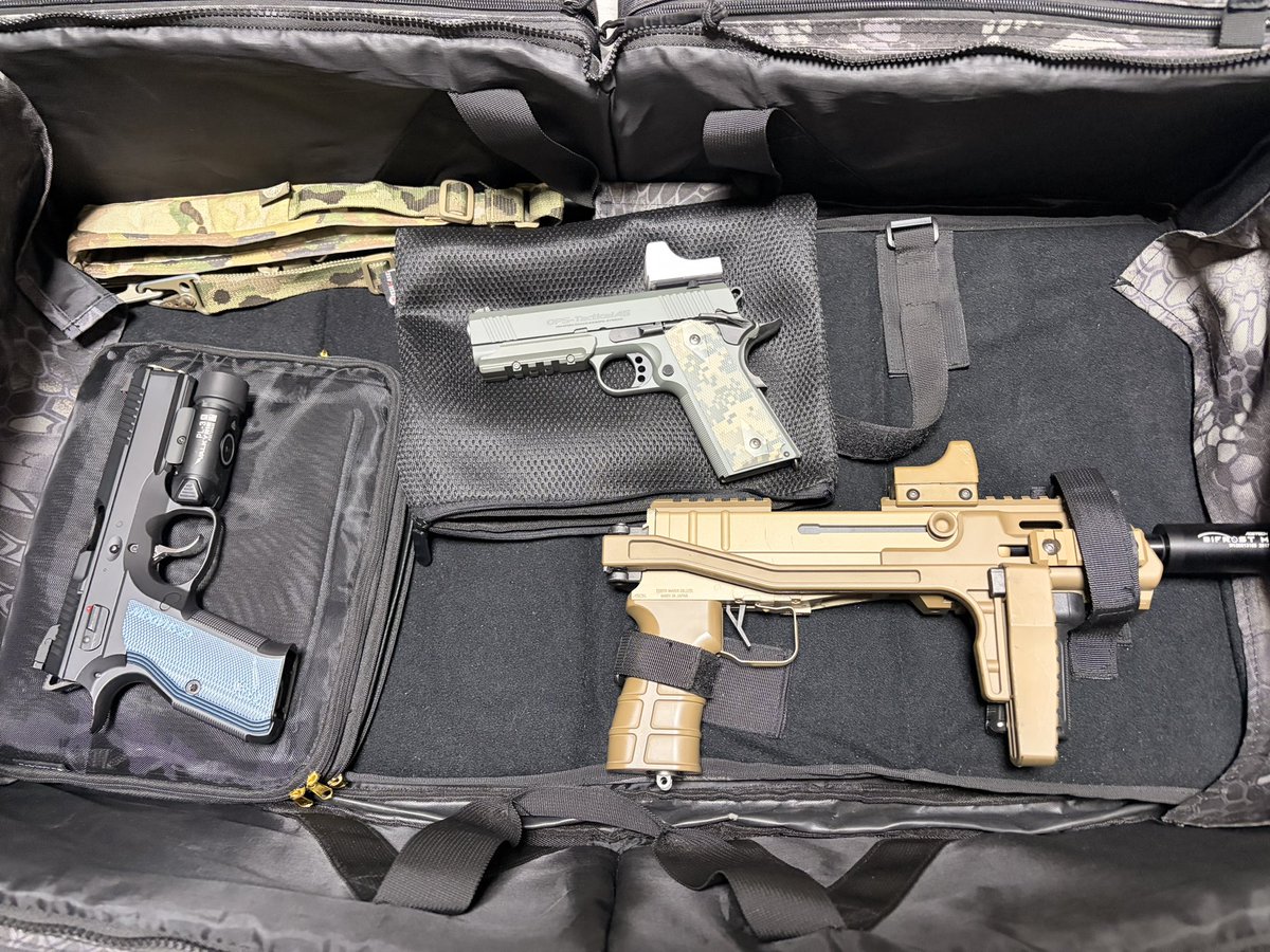 明日のサバゲーの準備完了〜！笑