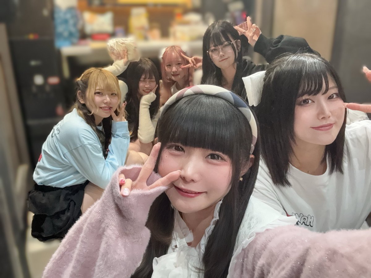 これはみーんなで撮った楽屋写真♡♡♡