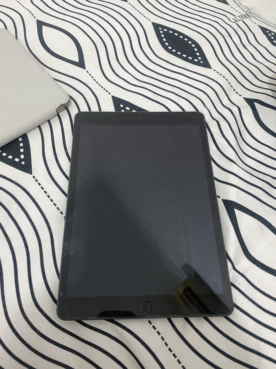 marimeas's tweet photo. WTS iPad gen 9 64gb | iBox
- Fullset Box + Charger ORI
- Include Pencil Baseus
- Free Case 
- Include tempered glass sudah terpasang

start 3,3 juta, jual cepet boleh nego sampe deal
minat, langsung dm aja!!!
#zonauang #wtb #wts #ipad https://t.co/obqgXZtGHP