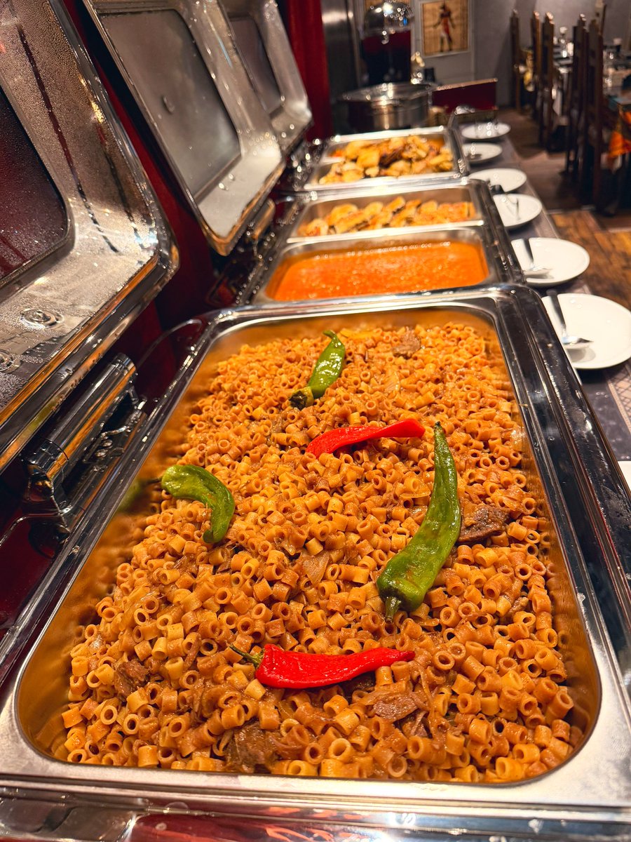 Grand_Pyramid's tweet image. ⸻

🌙✨ ラマダン・ビュッフェ ― 美しいひとときに感謝を込めて ✨🌙

本日もラマダン・ビュッフェにて満席でお迎えすることができましたこと、心より御礼申し上げます。
皆様からの温かいご支持とご信頼に、スタッフ一同深く感謝しております。