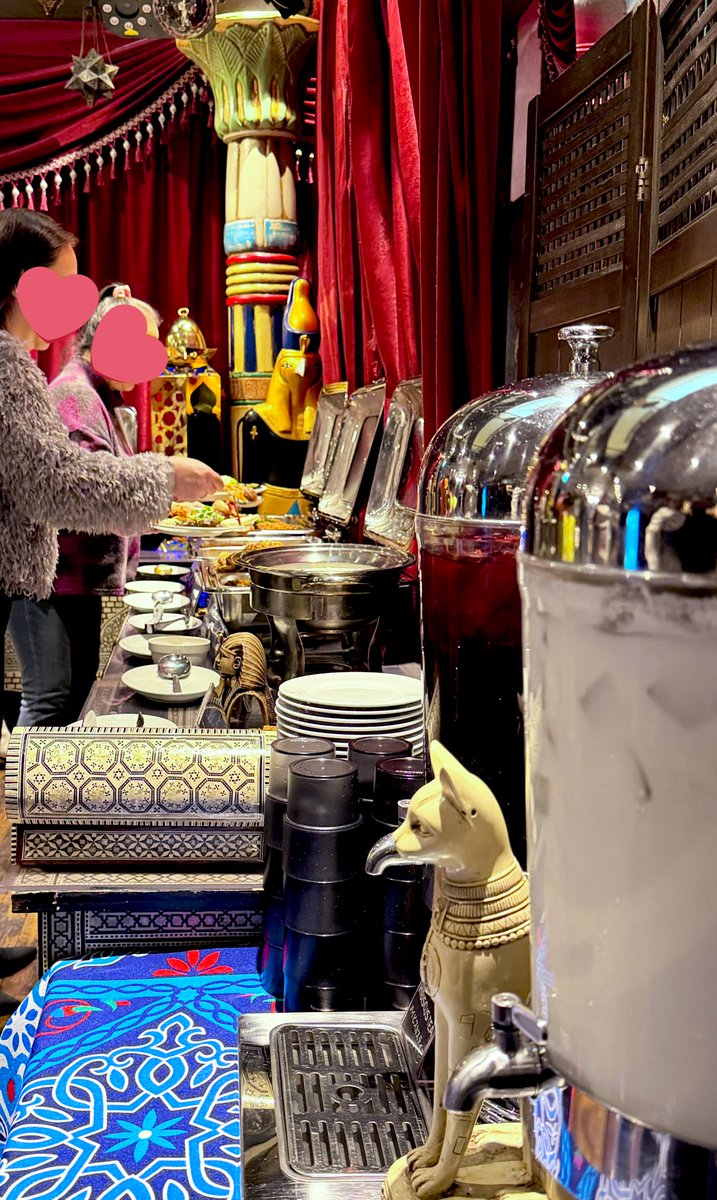 Grand_Pyramid's tweet image. ⸻

🌙✨ ラマダン・ビュッフェ ― 美しいひとときに感謝を込めて ✨🌙

本日もラマダン・ビュッフェにて満席でお迎えすることができましたこと、心より御礼申し上げます。
皆様からの温かいご支持とご信頼に、スタッフ一同深く感謝しております。