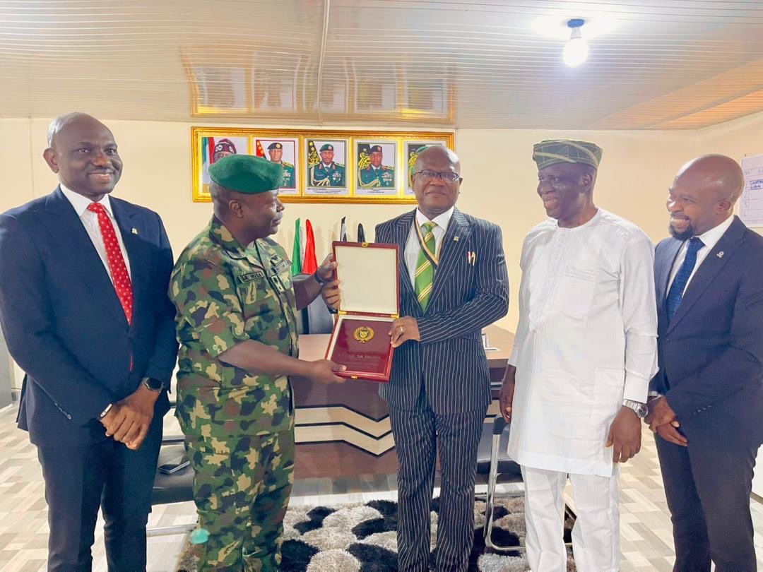 cibnigeria's tweet image. The President/Chairman of Council, Pius Deji Olanrewaju, PhD, FCIB, led a courtesy visit to Lieutenant Colonel S.A. Inusa, Commanding Officer of the newly established 148 Battalion, Nigerian Army, at the Army Cantonment in Ikere-Ekiti, Ekiti State.

#CIBN #StrategicPartnerships