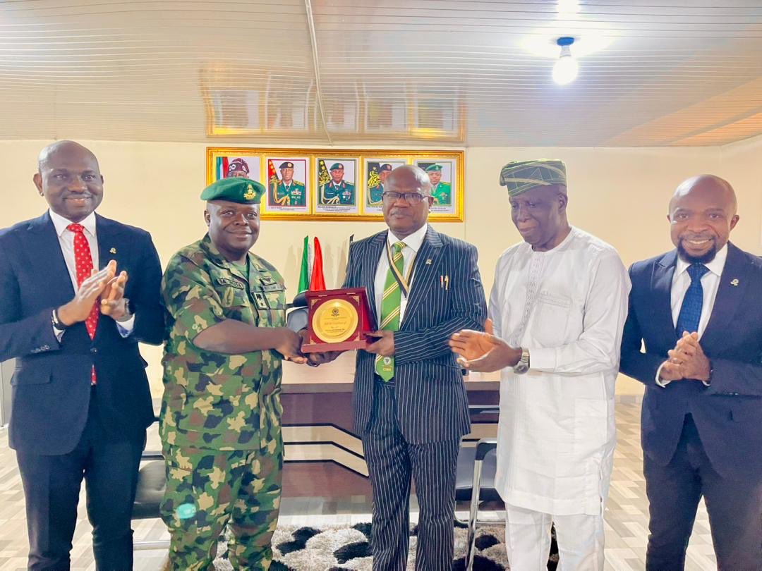 cibnigeria's tweet image. The President/Chairman of Council, Pius Deji Olanrewaju, PhD, FCIB, led a courtesy visit to Lieutenant Colonel S.A. Inusa, Commanding Officer of the newly established 148 Battalion, Nigerian Army, at the Army Cantonment in Ikere-Ekiti, Ekiti State.

#CIBN #StrategicPartnerships