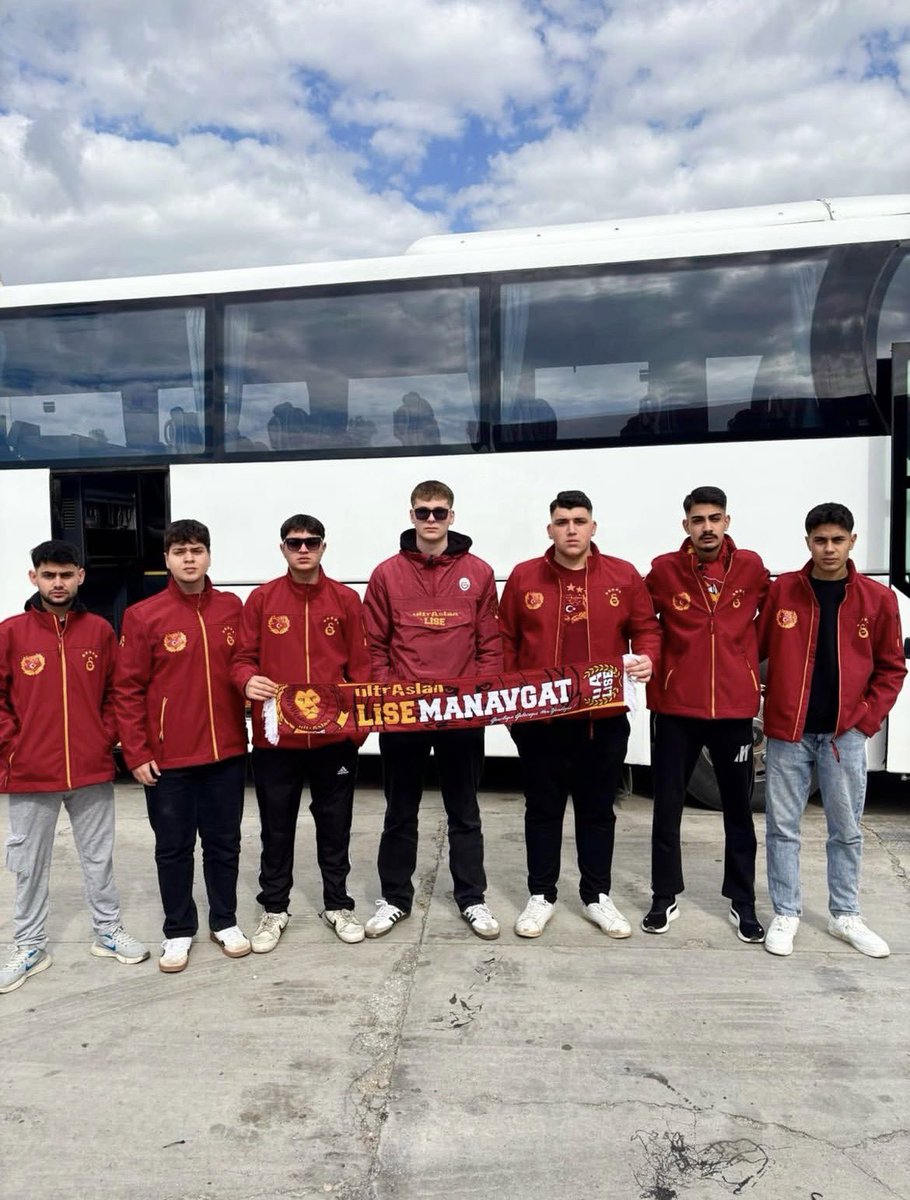 CANIMIZDAN ÇOK SEVİYORUZ!

Galatasarayımızı T.Konyaspor ile oynayacağı maç için yola çıkan tüm temsilciliklerimize kazasız belasız, hayırlı yolculuklar dileriz.

#ultrAslanLİSE