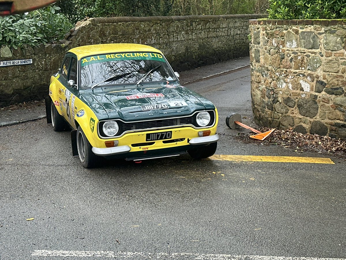 gnsymutterings tweet media