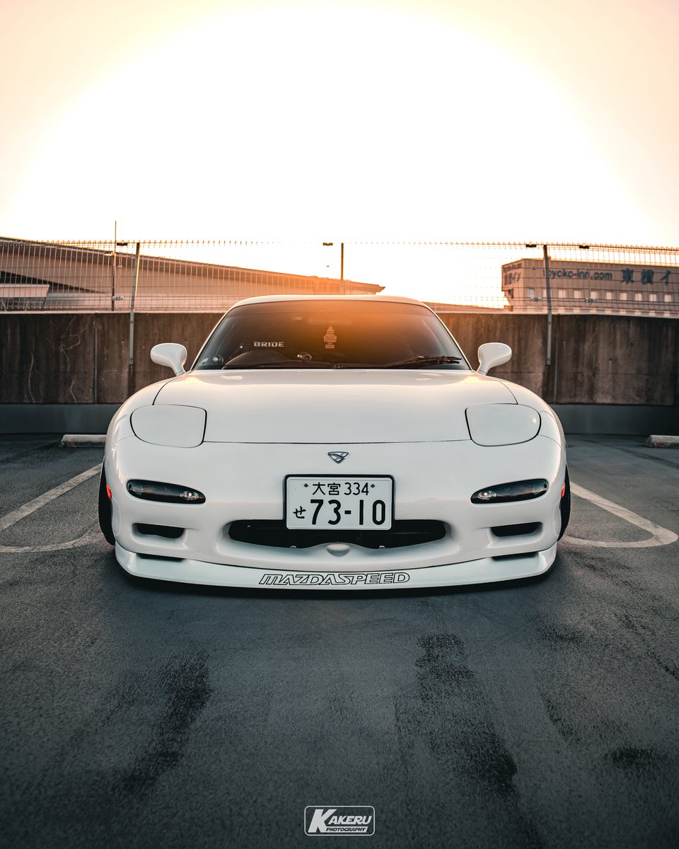 kakeru_ennui's tweet photo. 仕様変更しました🔥
・純リムBBSレストアしてフロントへ
・キャンバー起こし
・MAZDASPEED フロントリップ
・RE雨宮 サイドステップ
・ターボファン
・BRIDE ZETA IV
などなど...
まだリア周りが途中だけど、今年はこんな感じのFDで行こうと思います https://t.co/XF8I2Kubv0