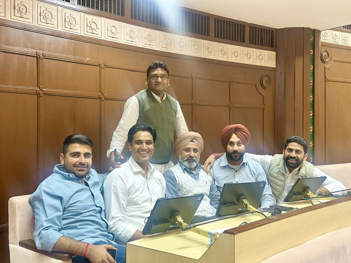 DrVikasAjmer's tweet photo. आज राजस्थान विधानसभा में..!!
#youth #yuvashakti https://t.co/j3kTsdjgc6