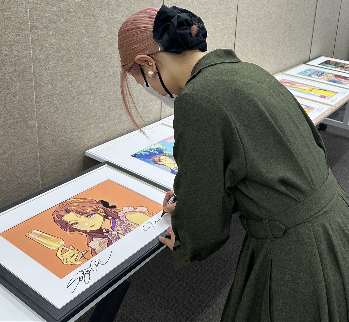 わたせせいぞう先生とマツオヒロミ先生に複製原画の表面にサイン入れを