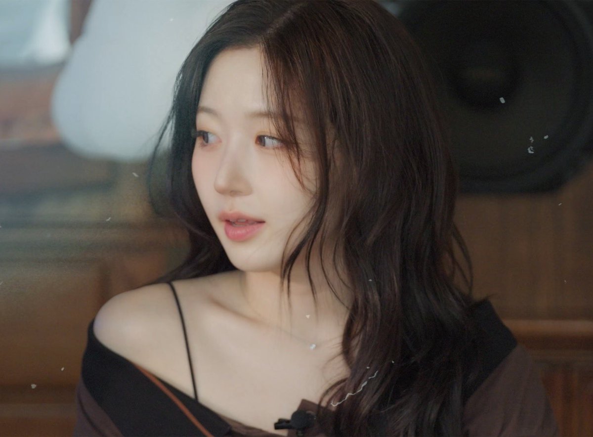 아까 추천탭에서 내가 정말 좋아하는 이 날의
셀카가 미공포가 되어있는 걸 봣어....