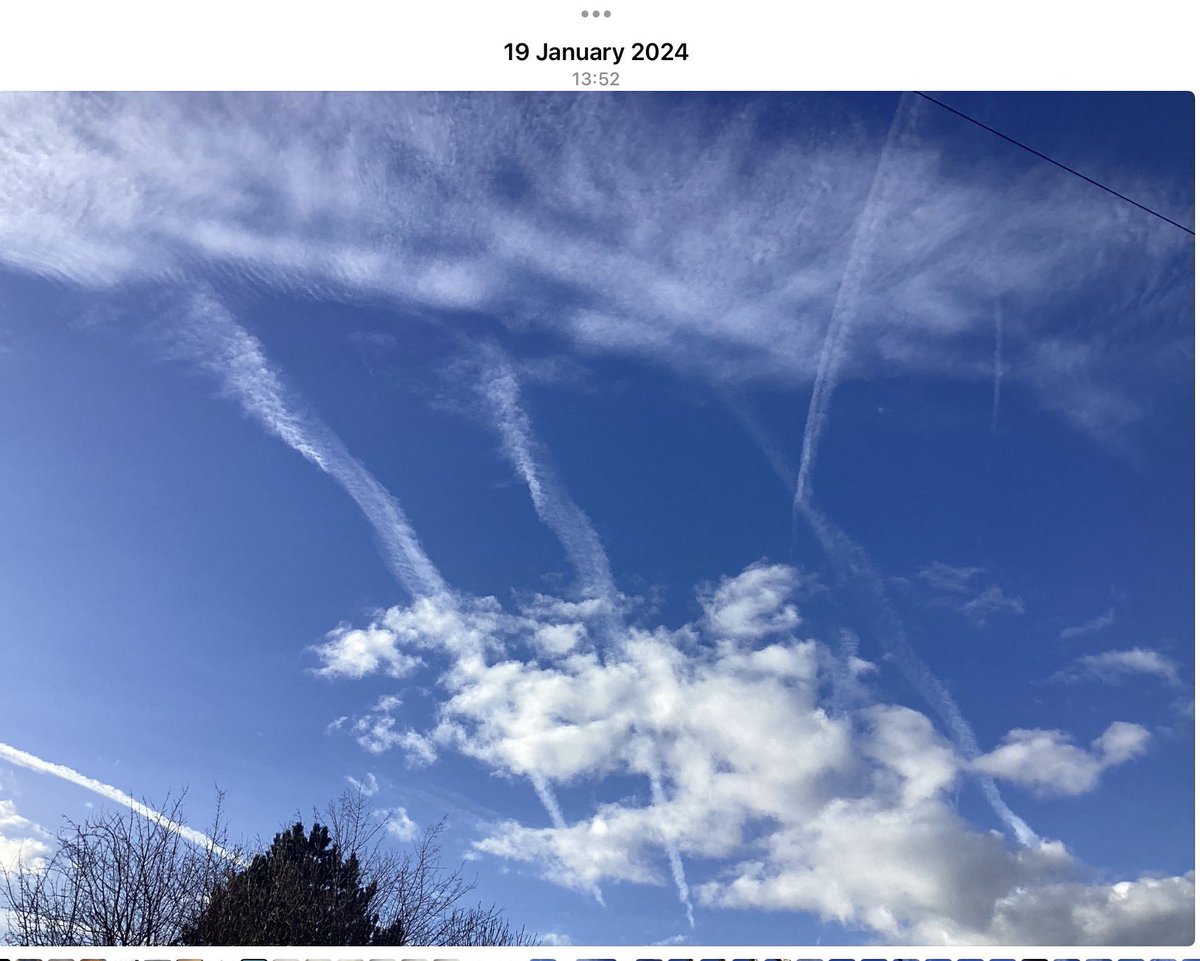 soccagon1's tweet photo. @Demo2020cracy N. Wales 19.1.2024. I watched it happen. SAF. Sustainable Air Fuel began late 2023. No sun now for months. https://t.co/f14eP2UNiz