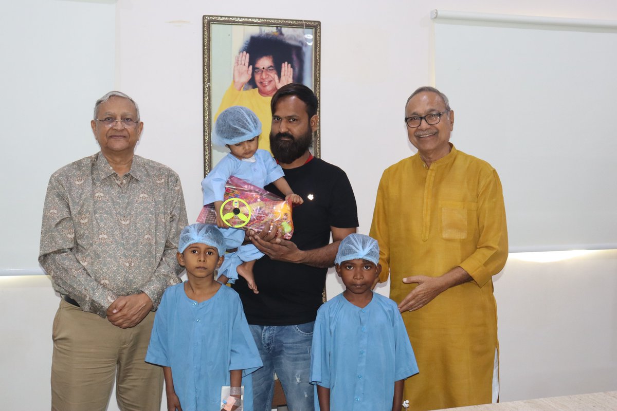 An Inspiring Visit of Care, Hope &amp; Healing
Today, Shri Kirit Shah, a respected social worker, and Shri Upendra Bhatt, Advocate,  Income Tax Practitioner, graciously visited Sri Sathya Sai Heart Hospital, Ahmedabad.