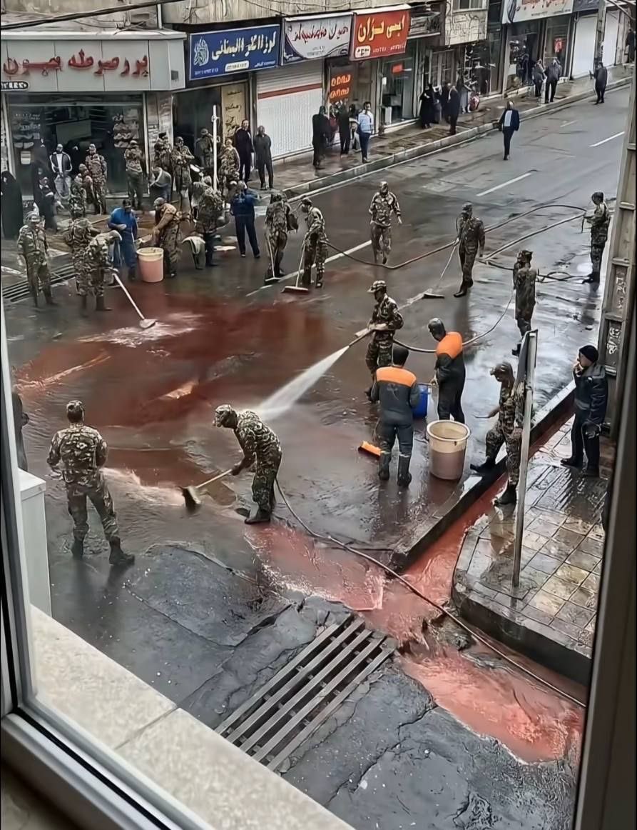 خونایی که چکیده یادمون نمیره

#IranMassacre 
#IranRevolution2026 
#KingRezaPahlavi