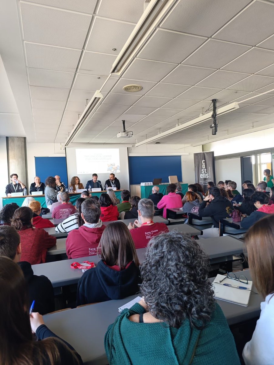 Colla Castellera de l’Esquerra de l'Eixample tweet media