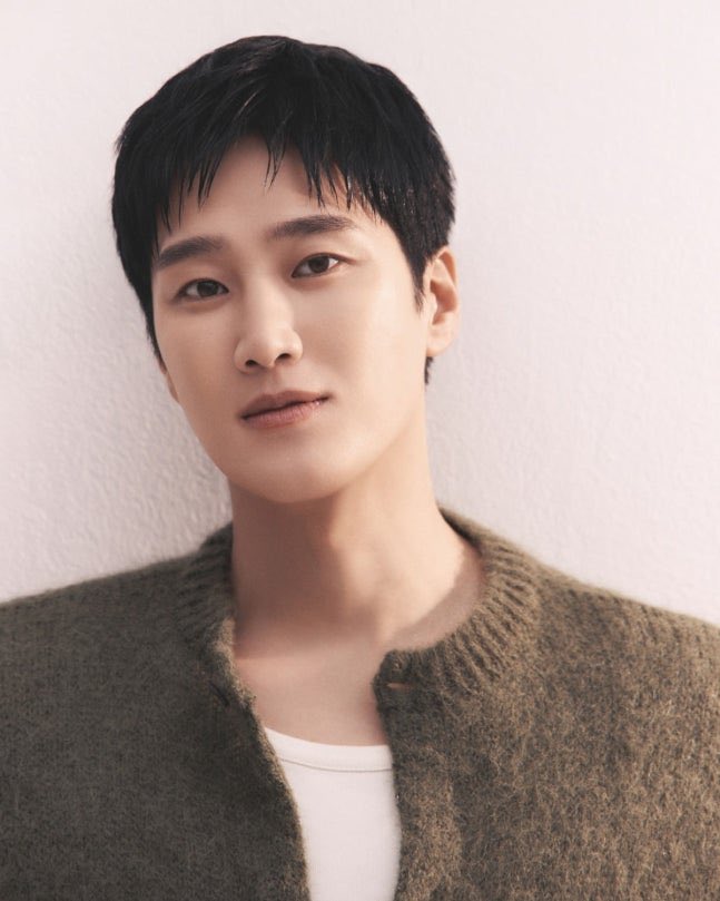 #AhnBoHyun tiap main drama adaptasi webtoon selalu sukses: dari Itaewon Class, Yumi’s Cells sampe Spring Fever tiga kali berturut-turut

Dia juga bilang kalo meranin karakter dari webtoon itu kayak menghidupkan tokoh dua dimensi menjadi nyata, jadi menurutnya ini juga pengalaman