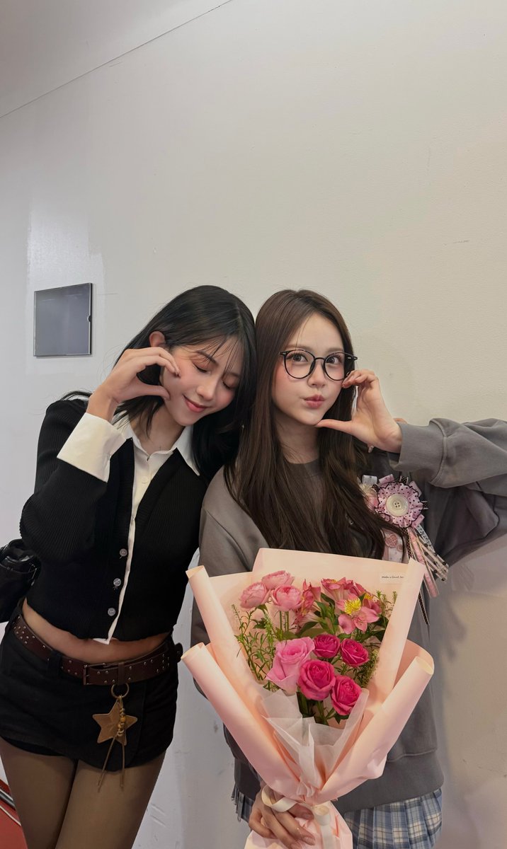 gyuwomie's tweet image. saw u on stage today, truly proud of u!!!
all your hard work shines through🥺

good luck for the fanmeeting tour ahead 🤍🤍