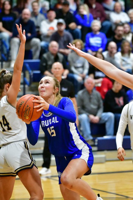 peterson_rick's tweet photo. . @LadyBluesBB holds on late for 40-38 Centennial League win over @HaydenGirlsBbal. ...  
https://t.co/KpZCNBvafD https://t.co/WYCPmNTFAW