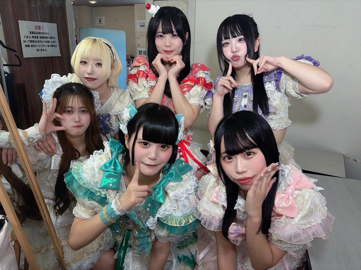 今日も 皆さん お元気に ご苦労様 三連休のライブは 結局🙏🤣←これに