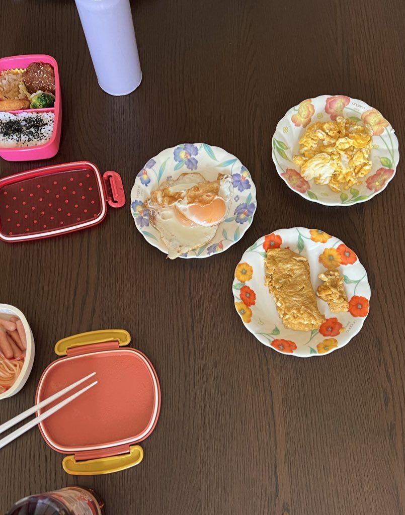 今日は近所のおてんば娘三人組がお昼ご飯を作ってくれて一緒に食べて楽しかった〜😋