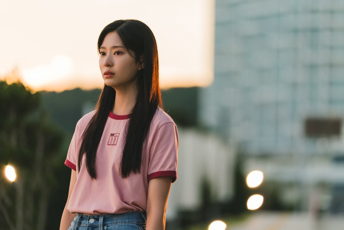 jtbc 샤이닝, 2026
⠀
photographed by @namko_gram @bxexa_utiful 
BTS filmed by @hajinyong703 
BTS edited by <a href="/soobinnee/">수빈이</a> <a href="/wannabealobster/">띠옹</a> 
⠀
#가라지랩 #garagelab   
#샤이닝 #jtbc #박진영 #김민주

instagram.com/p/DUtAKpiCU7G/…