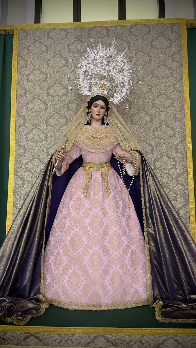 angelesygloria2's tweet photo. Nuestra Señora de los Ángeles y Gloria vestida para la cuaresma.
Vestidor: Pedro Gómez 
#reinaygloriadecarranque https://t.co/rmgc5Jc8IU
