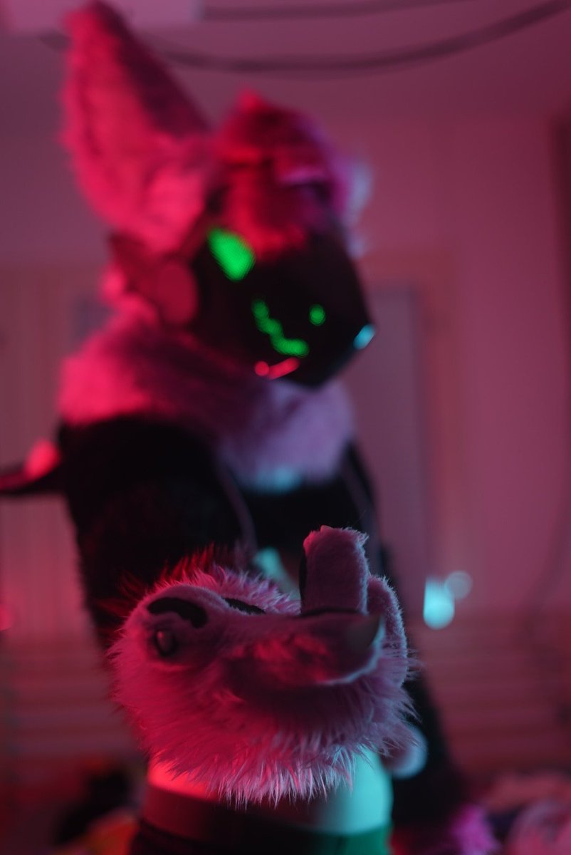 Hand over 128gb of DDR5 ram and I'll show you a good time...

We can use 4 chrome tabs at the same time :O wowsers.