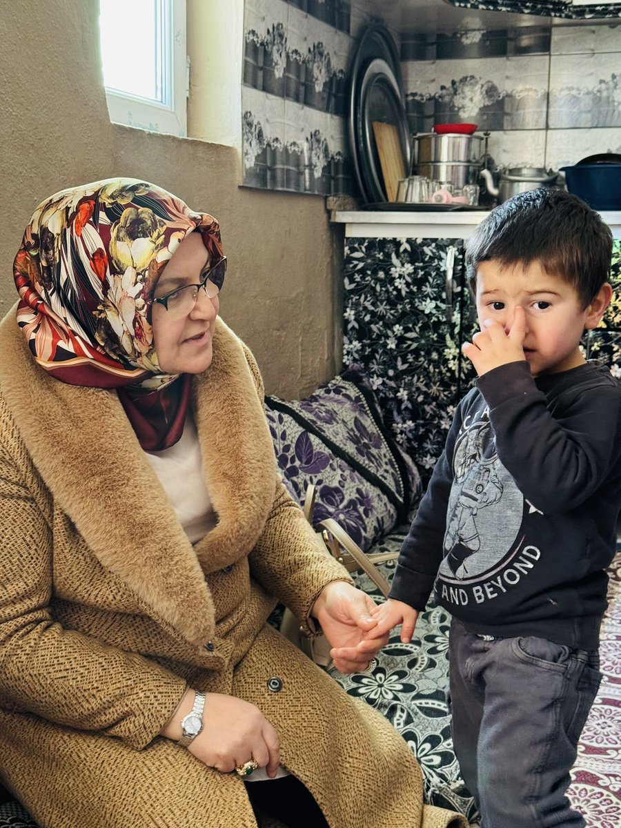 CldrnAkkadinlar's tweet photo. Sofraların paylaşıldığı, ihtiyaç sahiplerinin gözetildiği bu güzel ayda kalbimiz merhametle dolsun. İlçe kadın Kolları Başkanımız Filiz Çınarbay ve yönetim kurulu üyelerimiz ile birlikte hane ziyaretleri gerçekleştirdiler.@AKKADINGM @MunevverErtus @zerrin_alpaslan https://t.co/sMA8xilOth