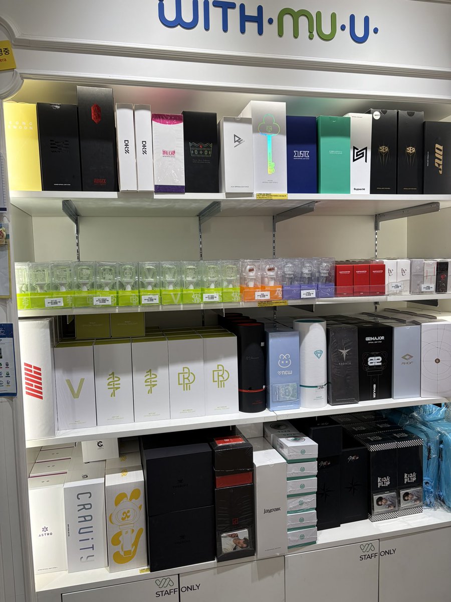 ada yang mau jastip lightstick gak?

#jastip #lightstick #kpop