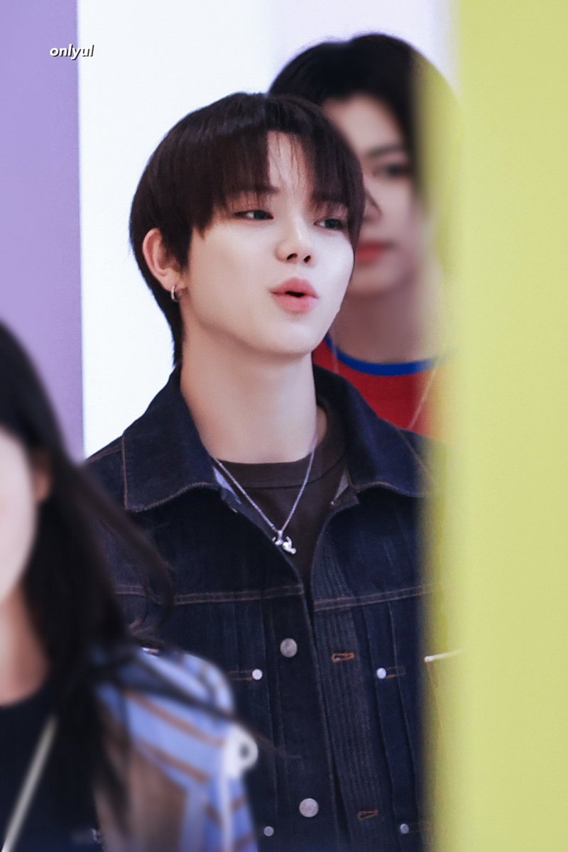 onlyul_060121's tweet image. 260221

#LNGSHOT #롱샷
#OHYUL #오율
