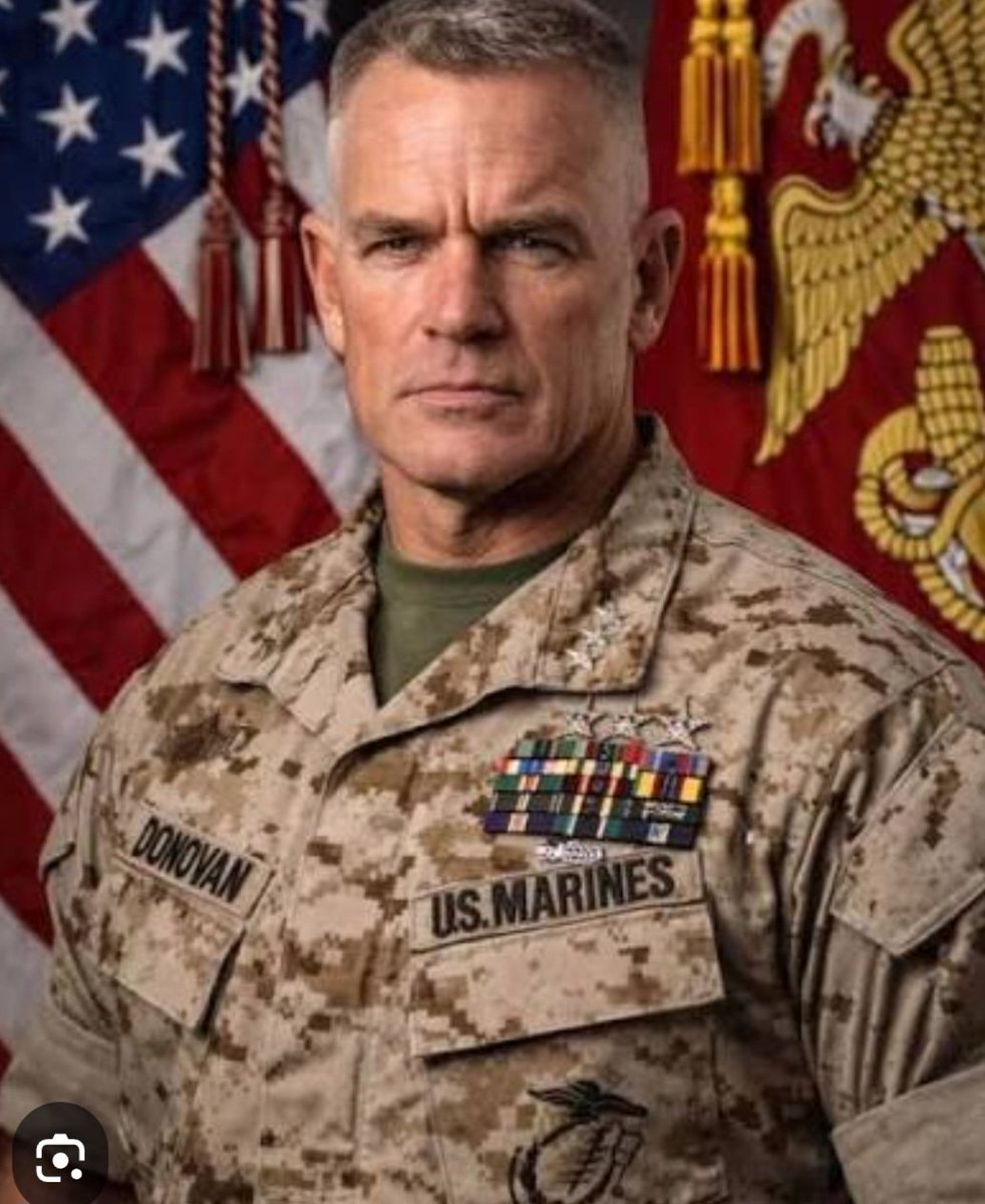 Trasciende que el Jefe del Comando Sur, General Francis Donovan, reclamó de manera dura a  Vladimir Padrino y Diosdado Cabello, por el ensañamiento que tienen contra los presos políticos militares, sus colegas venezolanos...Les dio una orden terminante...
!Liberenlos a todos!