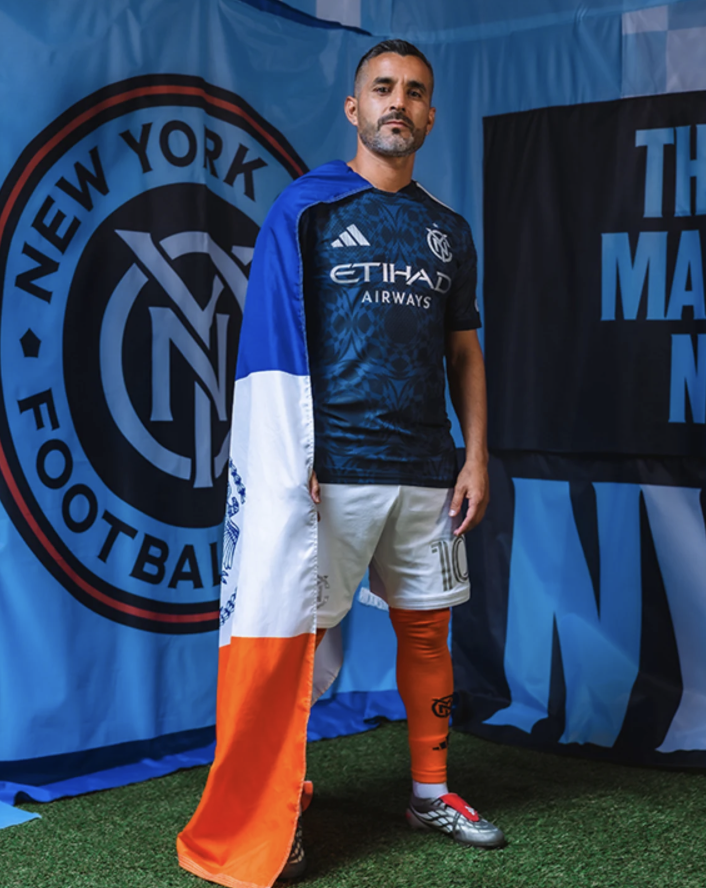 The New York City Football Club will fashion its new secondary kit tomorrow at LA Galaxy.

The All Nations Kit.

#LAvNYC #DaleNewYork #NYCFC #MLS #Kits