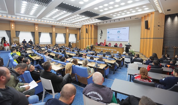 Kayseri'de "Afetlerde Bulaşıcı Hastalıklardan Korunma" Eğitimi sondakika38.com/kayseri-de-afe…