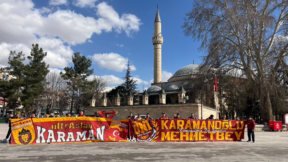 YILLARDIR SENİNLE GELDİK HER YERE, KONYA’YA GAZİANTEP’E !

#ultrAslanUNI 
#ultrAslanUNIKMU