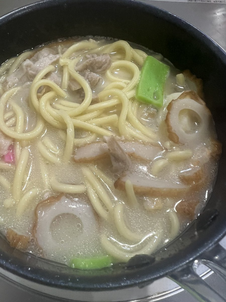 片手鍋は食器
今日の晩飯はちゃんぽんです