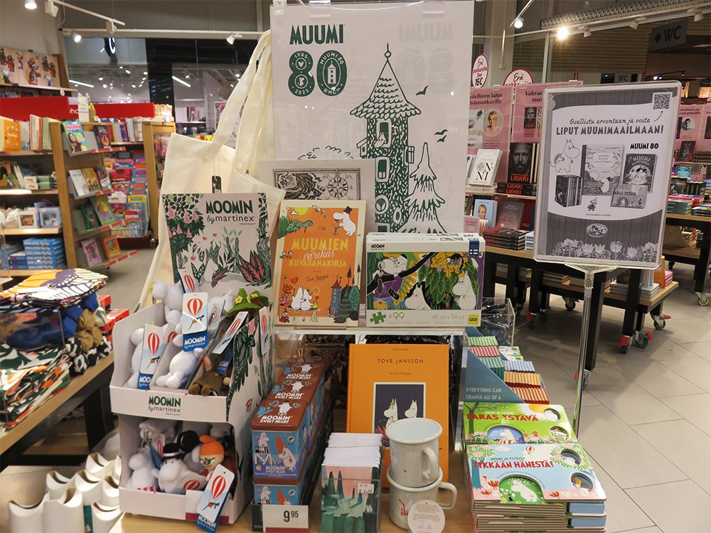 Moimoisuomirock's tweet image. 「モイモイ フィンランド🇫🇮便り」ブログ更新しました❣
"本屋さんで見かけたムーミンとマリメッコグッズ！"
 ⬇⬇⬇
moimoisuomihiro.blog.fc2.com/blog-entry-270…

#Muumi #Marimekko