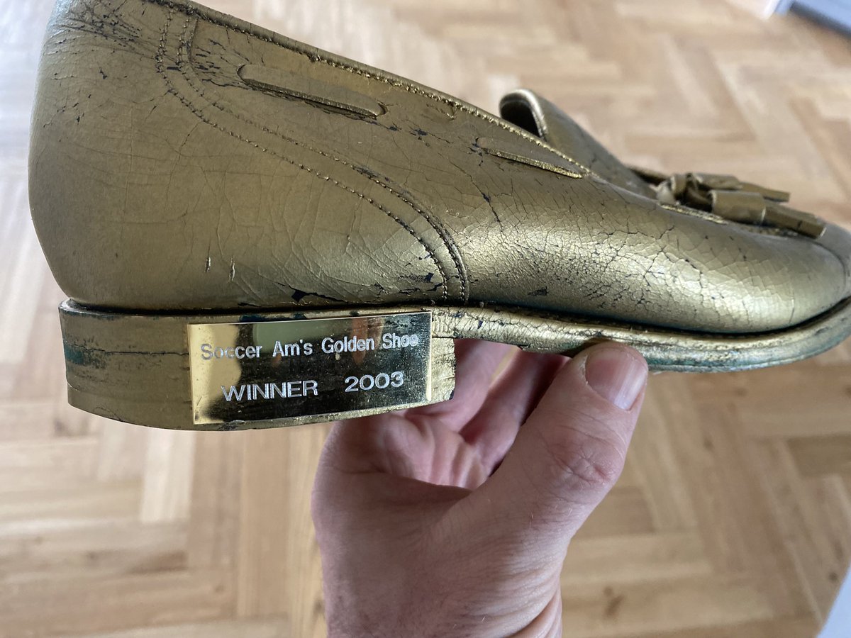 MrDavidConnolly's tweet image. Soccer AM what a show. Helen and Tim 🔥The Golden Shoe🔥 24 in 28 for Wimbledon. The highest ratio of goals to games in the country in 2003, in all four divisions, got me the golden shoe 😂