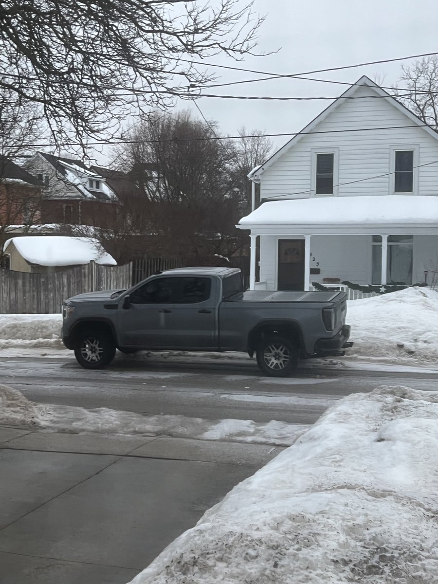⁦<a href="/CityOwenSound/">City of Owen Sound</a>⁩ didn’t know we could park on the street over night again!