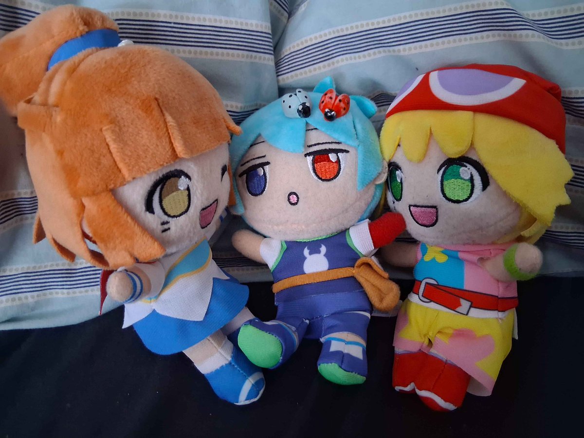 I have these blue and red ladybug good luck charms and I can't help but picture Sig getting them from Arle and Amitie~