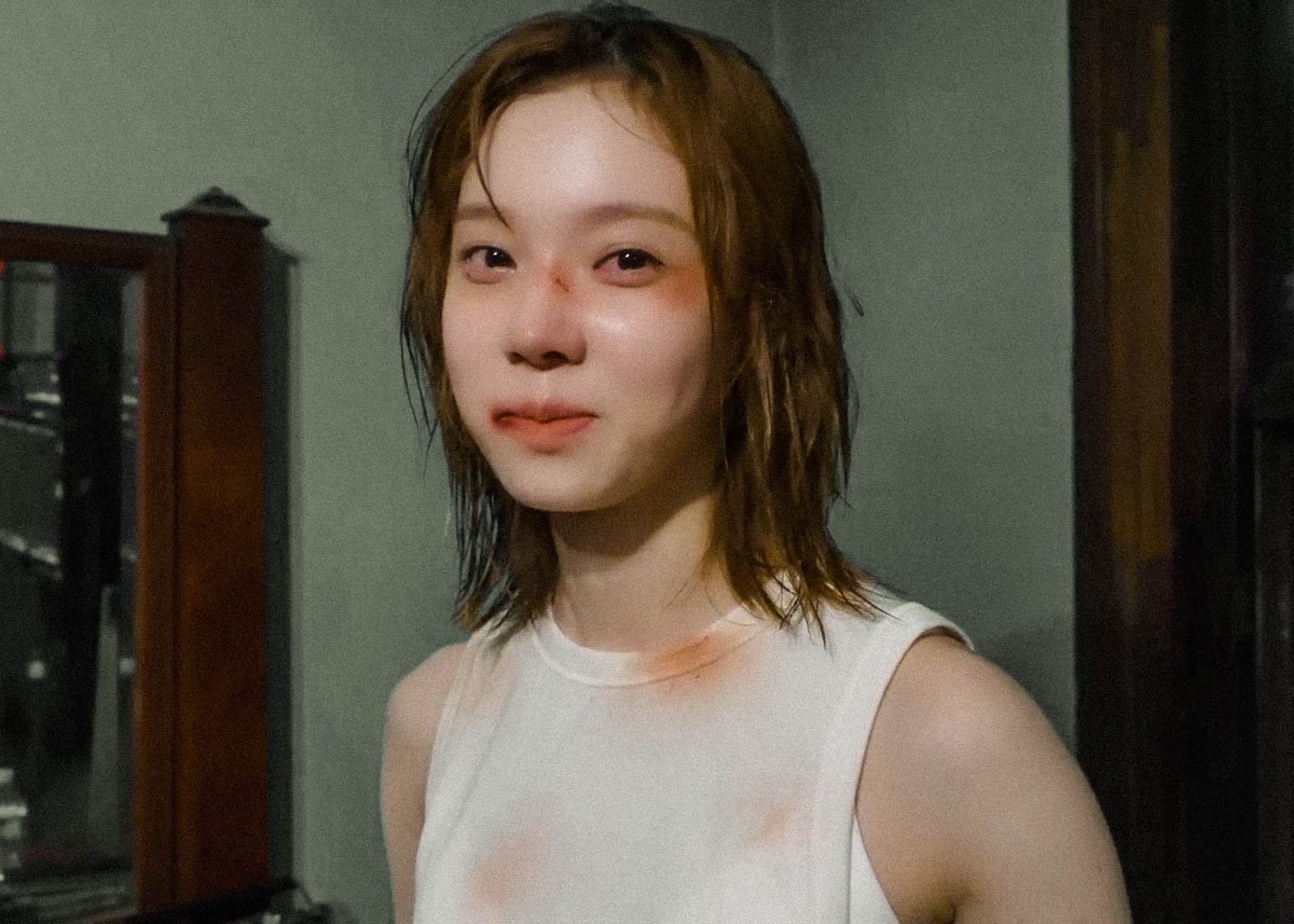 상처가득한 얼굴, 빨개진눈으로 짓는 미소 …
드라마의 그 여자,,