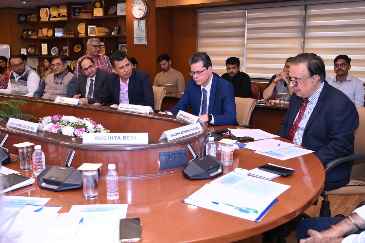 RIS_NewDelhi's tweet image. Policy Dialogue | 'India–Brazil Partnership in the Global South'

Speaking at the deliberations convened by @RIS_NewDelhi Prof. Sachin Kumar Sharma (@SKSharma_World), Director General, RIS, called for trade-linked development, triangular cooperation, and stronger IBSA and DAKSHIN