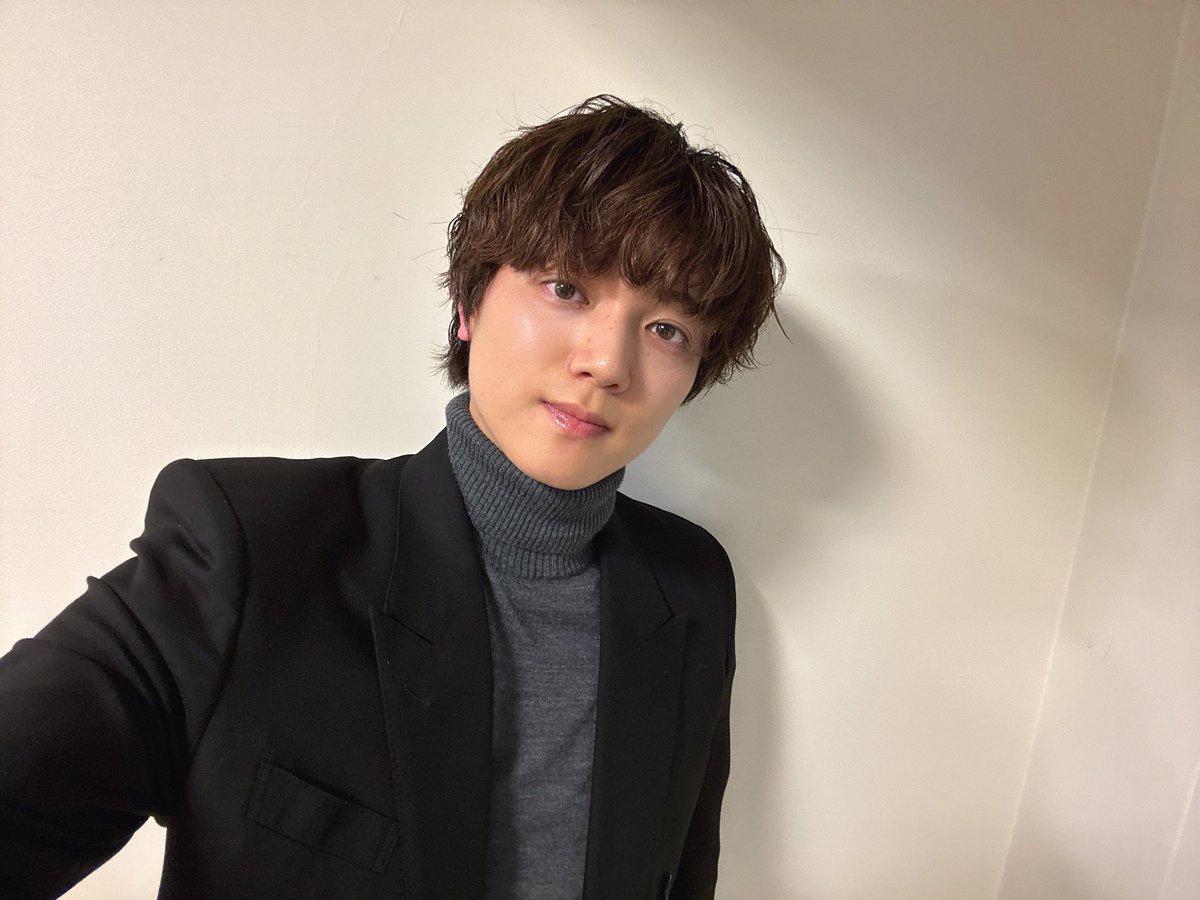 ichigo_shiota's tweet photo. 「大友至恩 2026 CALENDAR 発売記念イベント」

お邪魔させていただきました‼️

至恩のカレンダーはどの月を見ても
癒されますね✨️
全部可愛いしかっこいいし‼️

毎日見て毎日ハイテンションですね🤩

眼力の強さで穴が開きそうになるくらい
見るんだろうな〜😊

ありがとうございました！！！ https://t.co/AV4Fxc1GwP