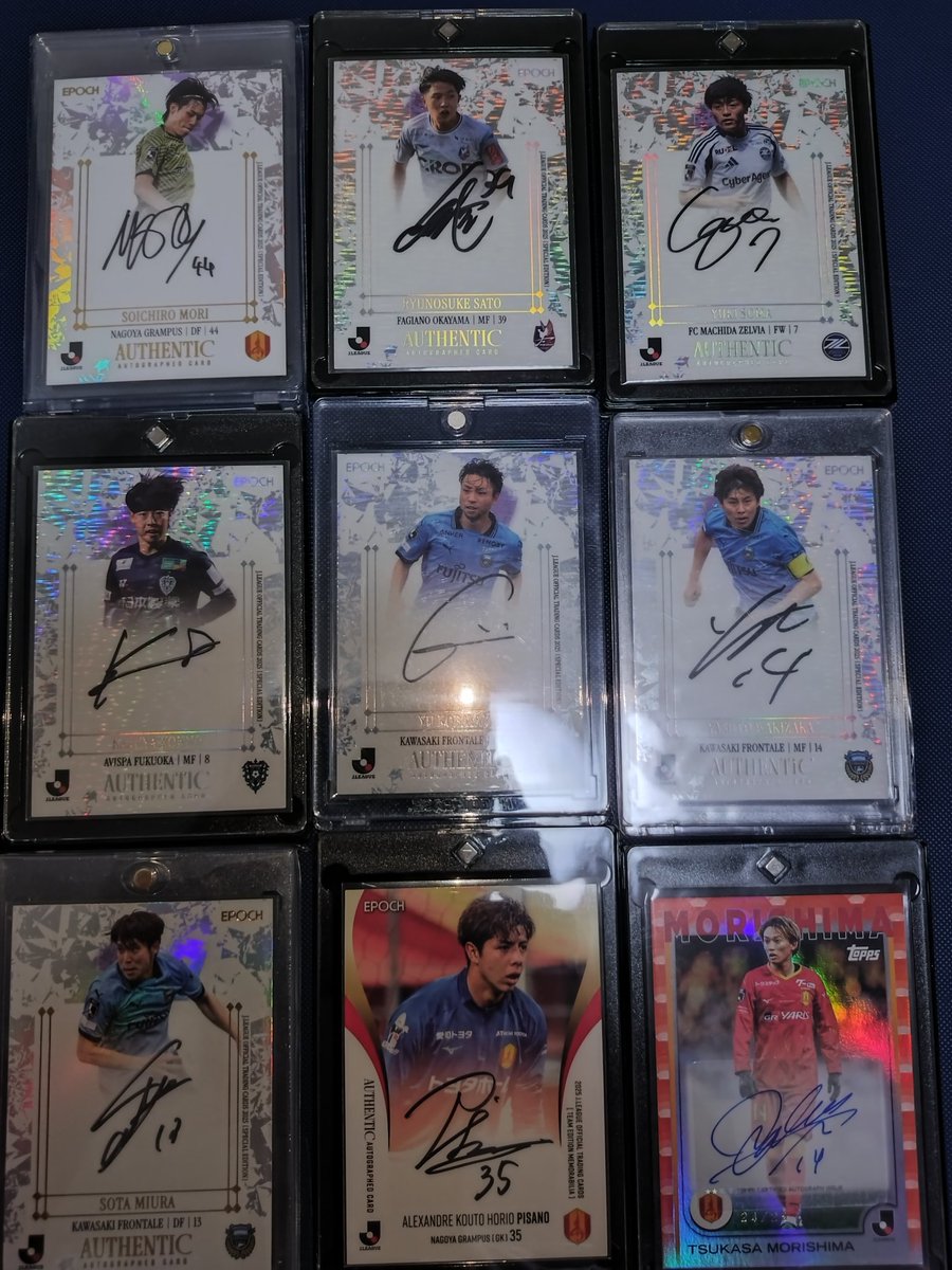 結構お気に入りの選手のサインカードが増えてきました。 そして
