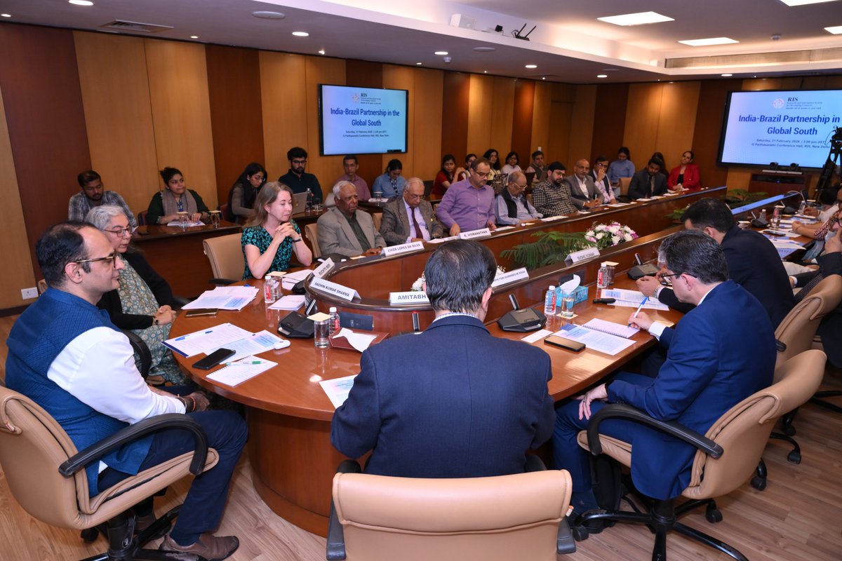 RIS_NewDelhi's tweet image. Policy Dialogue | 'India–Brazil Partnership in the Global South'

Speaking at the deliberations convened by @RIS_NewDelhi Prof. Sachin Kumar Sharma (@SKSharma_World), Director General, RIS, called for trade-linked development, triangular cooperation, and stronger IBSA and DAKSHIN
