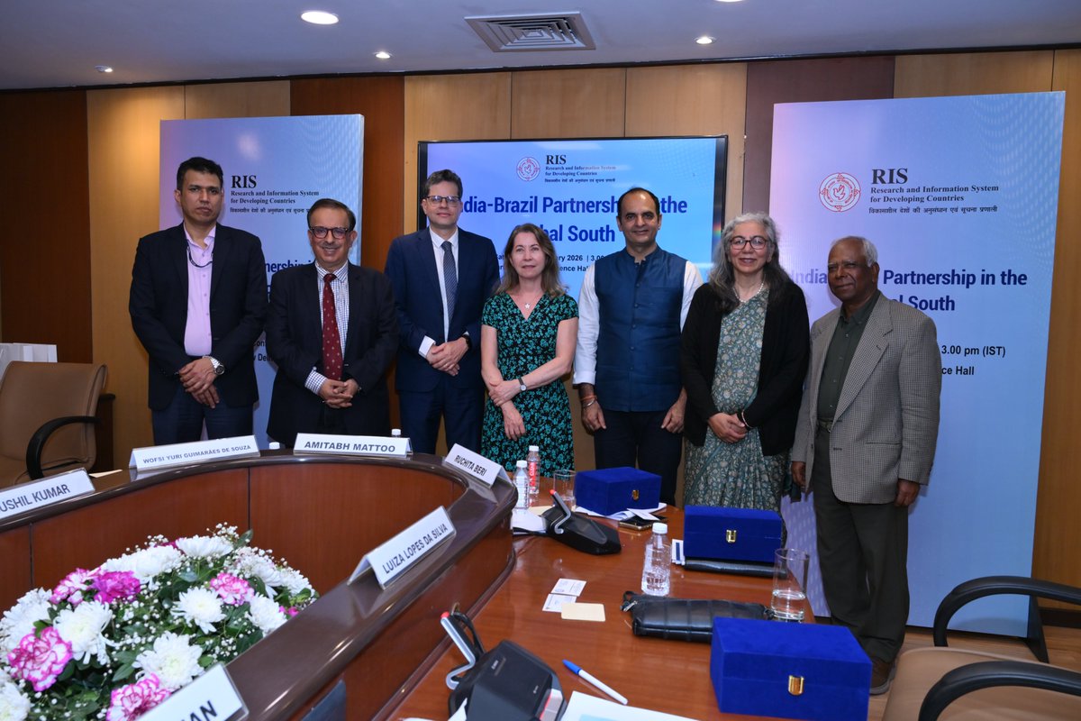 RIS_NewDelhi's tweet image. Policy Dialogue | 'India–Brazil Partnership in the Global South'

Speaking at the deliberations convened by @RIS_NewDelhi Prof. Sachin Kumar Sharma (@SKSharma_World), Director General, RIS, called for trade-linked development, triangular cooperation, and stronger IBSA and DAKSHIN