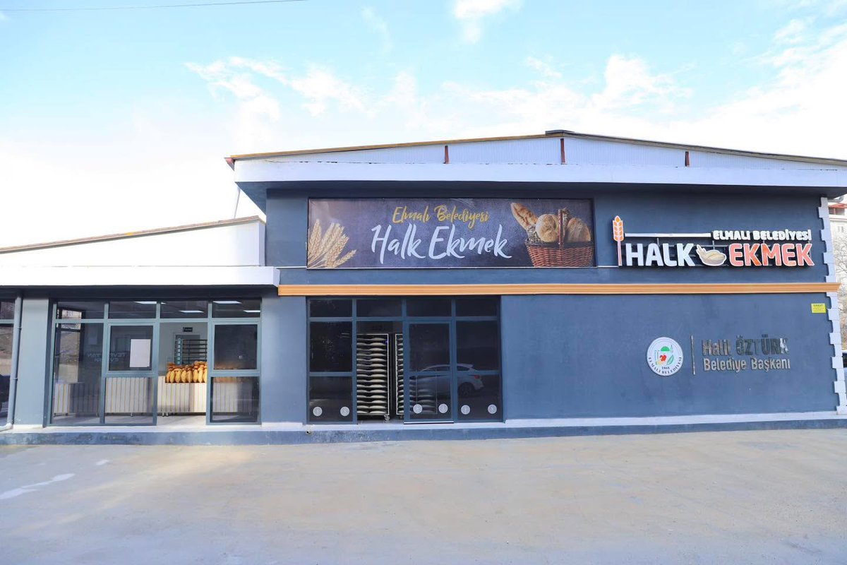 Halk Ekmek Fiyatlarımız ise:

❗️👉🏻 Fırınımızdan temin edeceğiniz “Halk Kart” ile 9 TL

🍞 Normal satış fiyatı: 10 TL olarak belirlenmiştir.