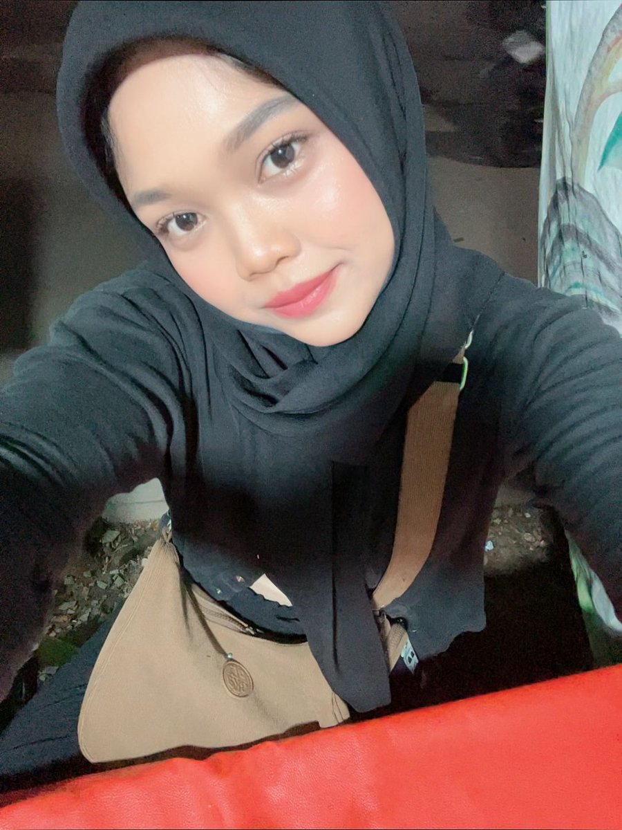 Lily🐝 tweet media