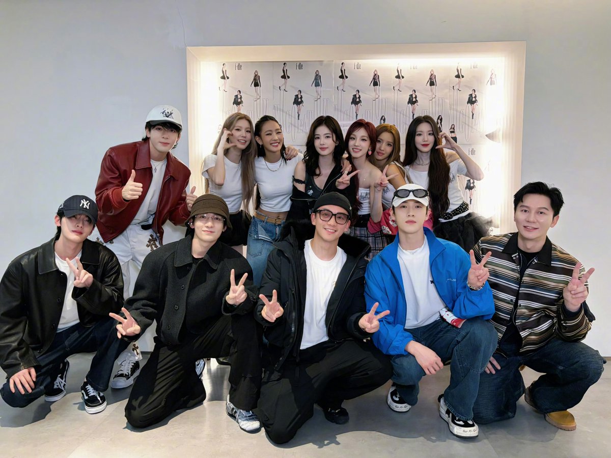 ForCdrama's tweet image. #BaiLu #ZengShunxi #LiangYongqi #ChenHeyi #LiYunrui attended G-Idle concert.