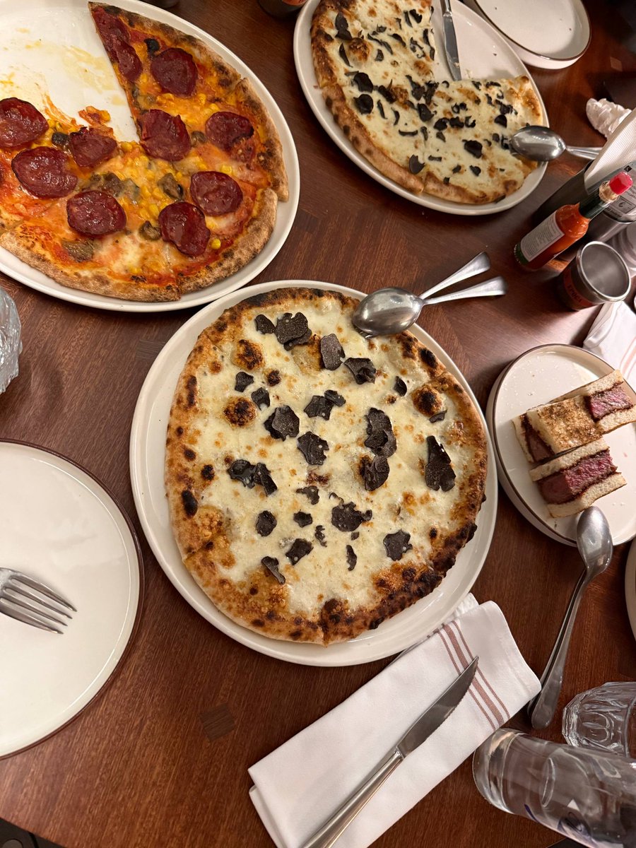 Late gmmm everybody ☀️☕️

What's the plan for this beautiful weekend?