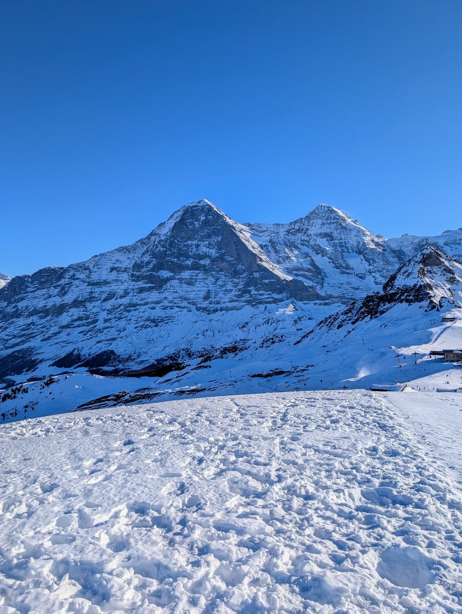 HikingSwitzerland tweet media