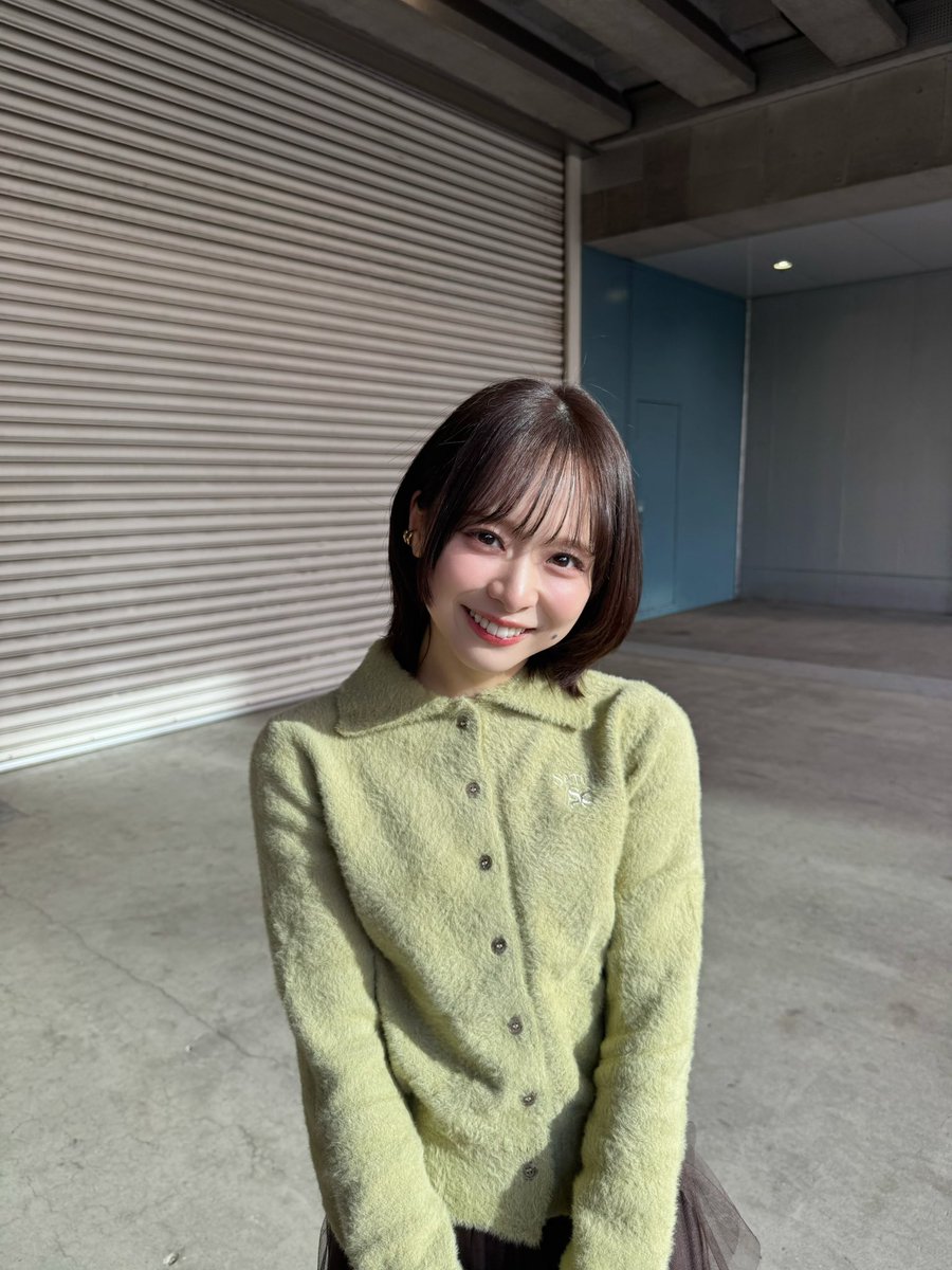 AKB48_名残り桜 握手会1日目🤝 みうと一緒に買った服を着てたよ〜 今日