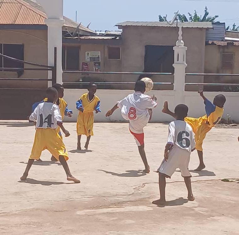AtfalGhana's tweet photo. On Sunday, 15th Feb., 2026, the Mankessim Zone held their Atfal Graduation and Sports festival, aiming at promoting some young members of the jama'at to the Khuddam and to ensure fitness and recreation among the members. 26 Khuddam and 60 Atfal participated.
#atfalghana
#mkagh https://t.co/MxwDalH7CA
